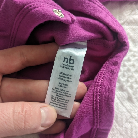 Newborn Bundle of 2 Bodysuits - Picture 8 of 8